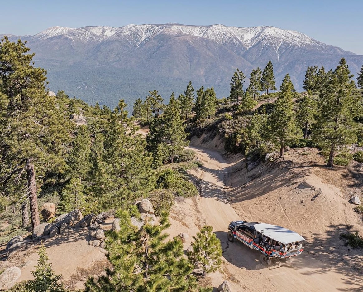 5 jeeps on Holcomb Valley Trail